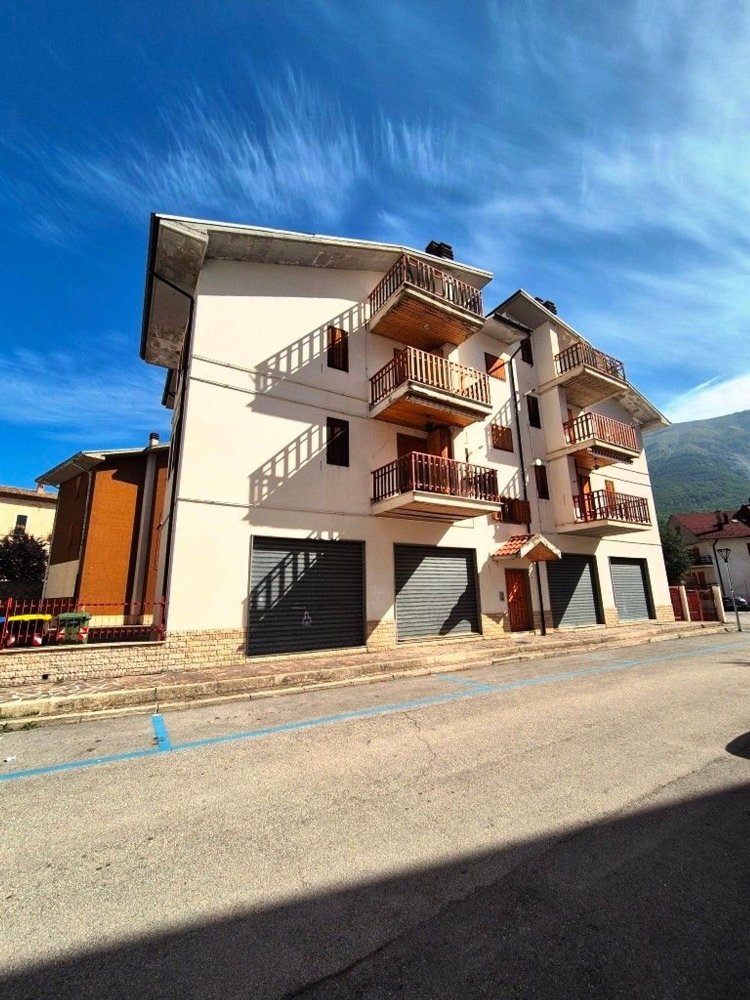 3 rooms Apartment in Campo di Giove, Italy No. 152390