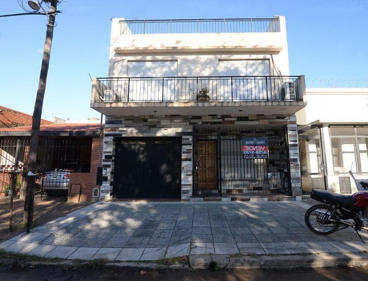 3 bedrooms House in Quilmes, Argentina No. 56606