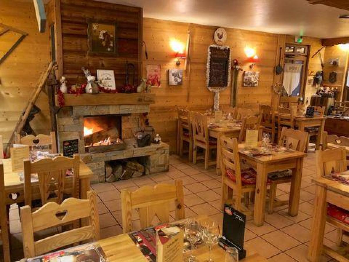 Oficina en Annecy, France 373 m² No. 21082