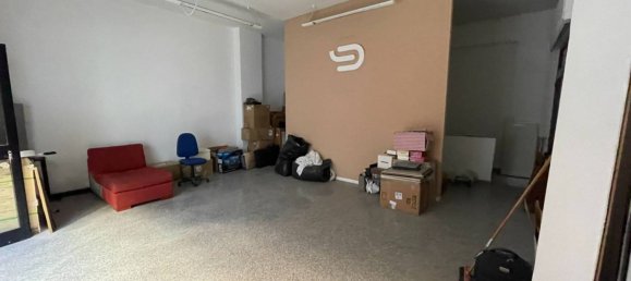 1غرفة عقار تجاري في Foggia, Italy رقم 236362 3