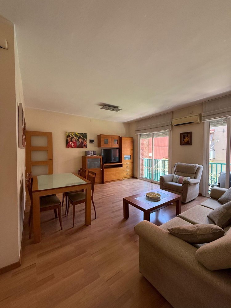 Apartamento de 3 dormitorios en Barcelona, Spain No. 145952