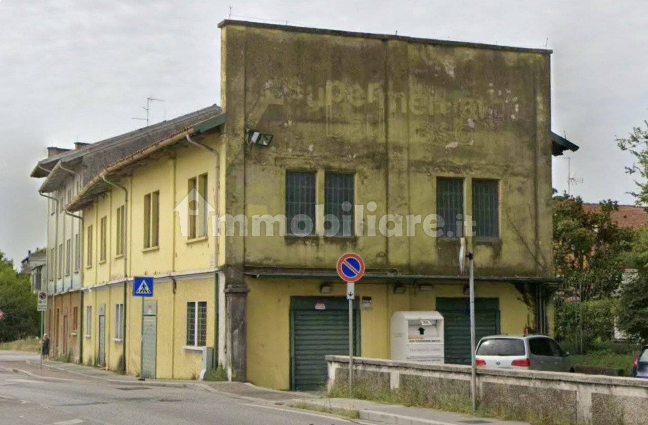  عقار تجاري في Udine, Italy 1500متر مربع رقم 311754