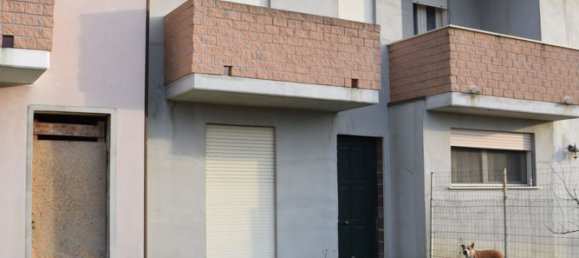 3 rooms House in Porto Viro, Italy No. 77189 3