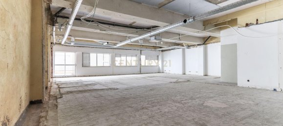 908m² Office in Lisbon, Portugal No. 11822 27