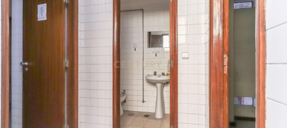 908m² Office in Lisbon, Portugal No. 11822 29