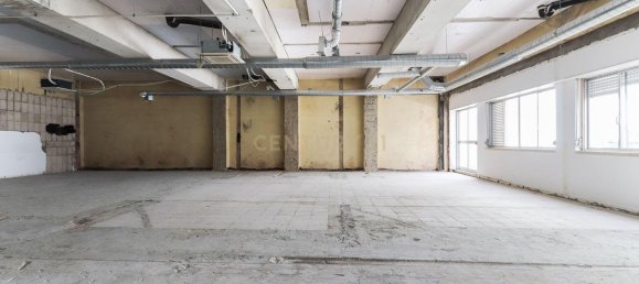 908m² Office in Lisbon, Portugal No. 11822 23