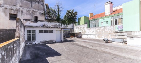 908m² Office in Lisbon, Portugal No. 11822 2