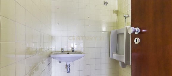 908m² Office in Lisbon, Portugal No. 11822 16