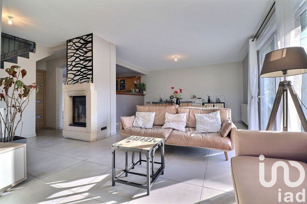 Casa T5 em Gretz-Armainvilliers, France N.º 298885