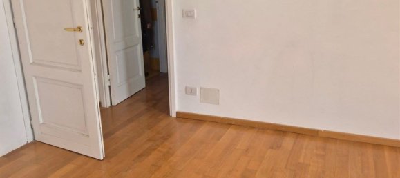 2 bedrooms Apartment in Como, Italy No. 361923 2