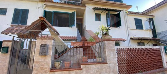 3 rooms Apartment in Pozzuoli, Italy No. 21278 6