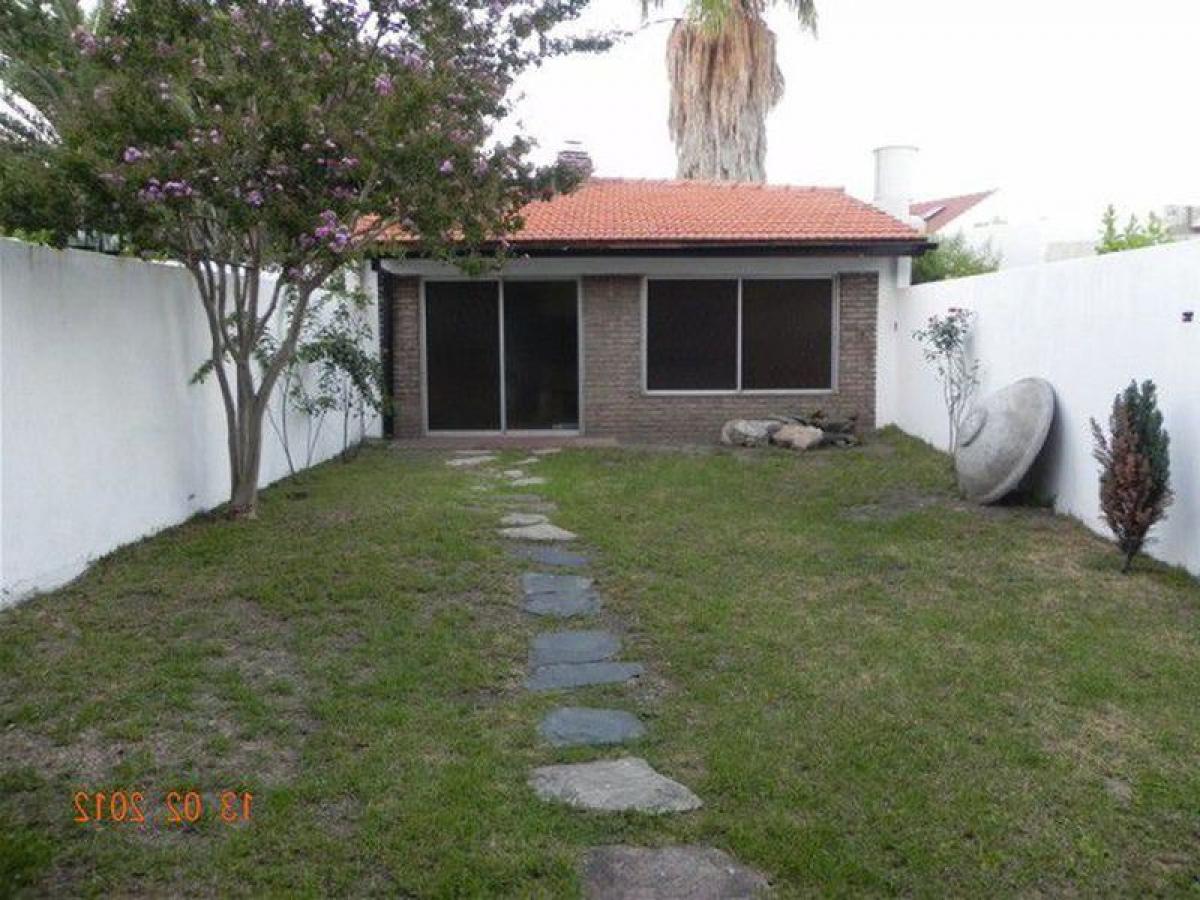 4 غرف نوم منزل في Moron, Argentina رقم 59571