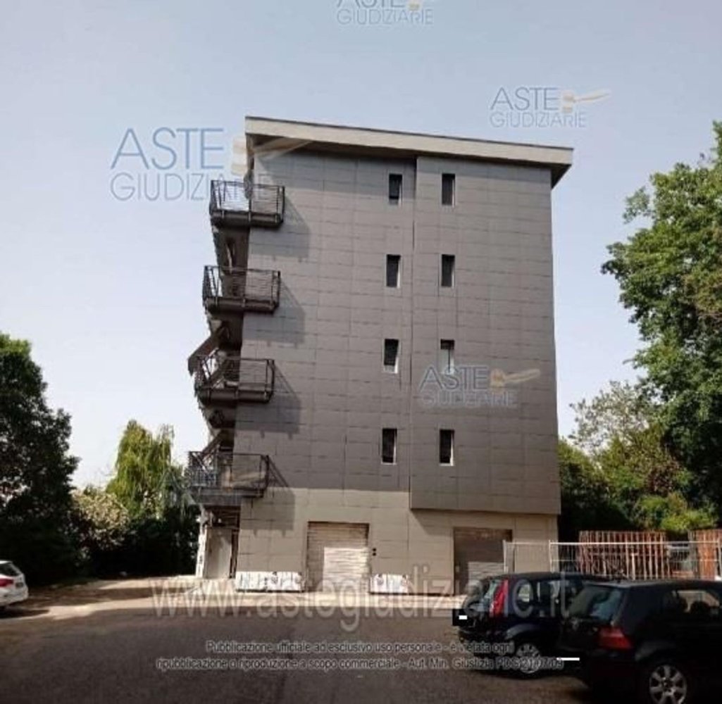 Дом с 11 комнатами в Витербо, Италия № 32213