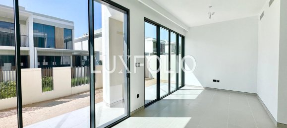 Вилла с 4 спальнями в Tilal Al Ghaf, ОАЭ № 101021 11