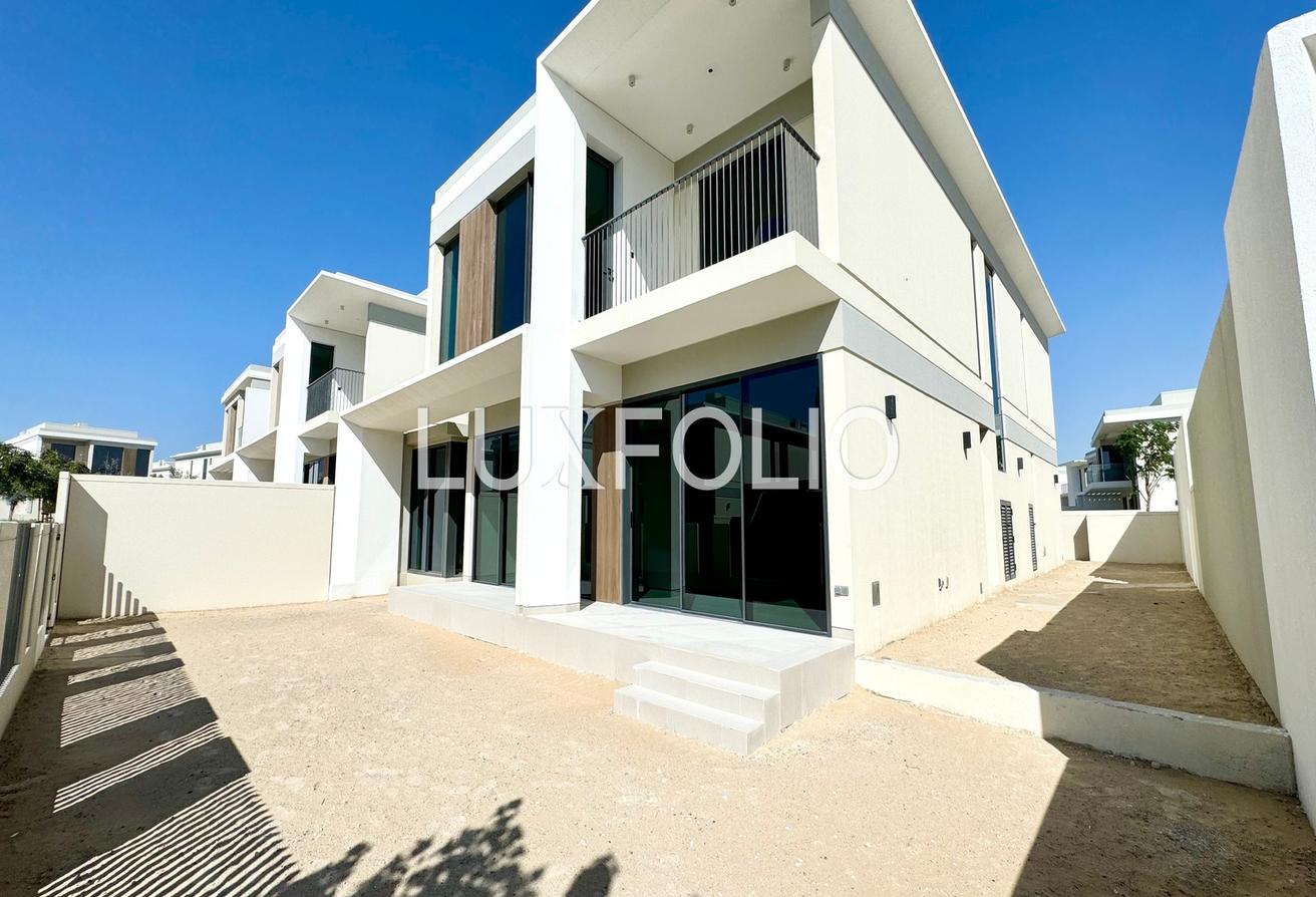 Вилла с 4 спальнями в Tilal Al Ghaf, ОАЭ № 101021