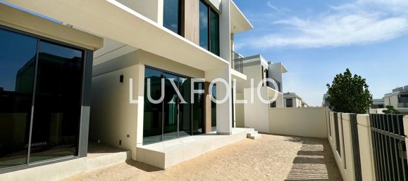 Вилла с 4 спальнями в Tilal Al Ghaf, ОАЭ № 101021 15