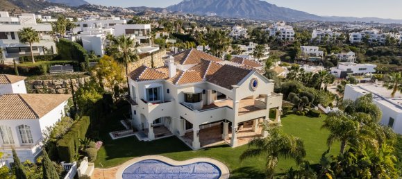 5 bedrooms Villa in Malaga, Spain No. 89228 9