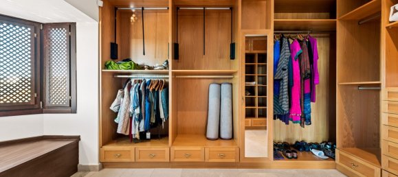 5 bedrooms Villa in Malaga, Spain No. 89228 17