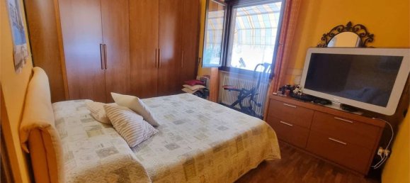 5 rooms Apartment in Sarzana, Italy No. 161607 8