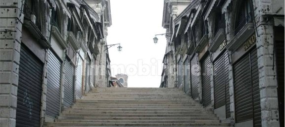 4 bedrooms Apartment in Venice, Italy No. 61550 3