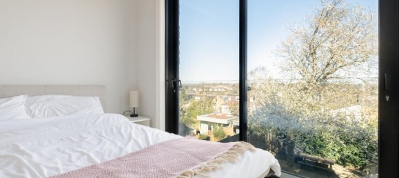 1 bedroom Apartment in London, United Kingdom No. 14225 4