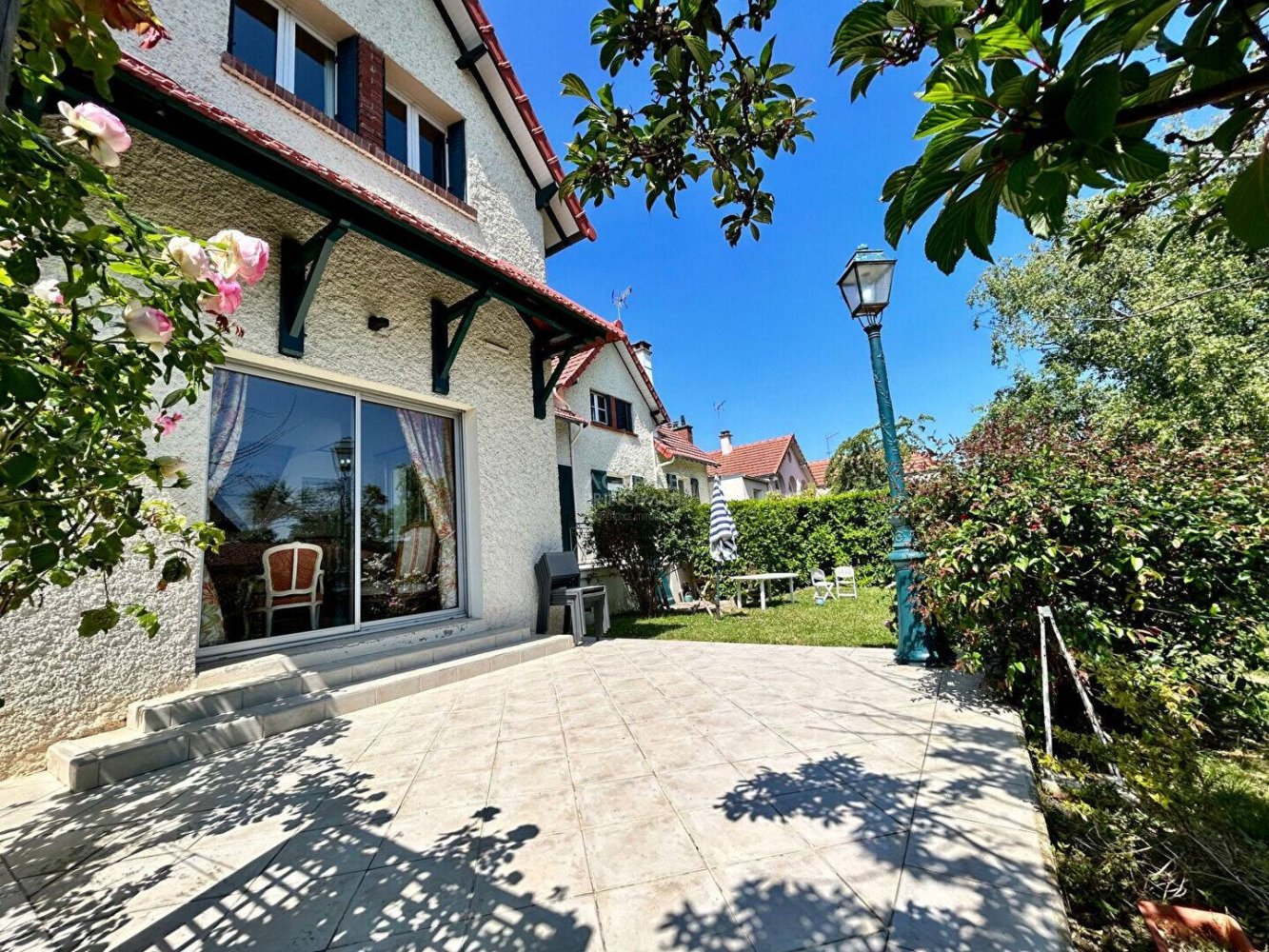 6 bedrooms House in Poissy, France No. 183841