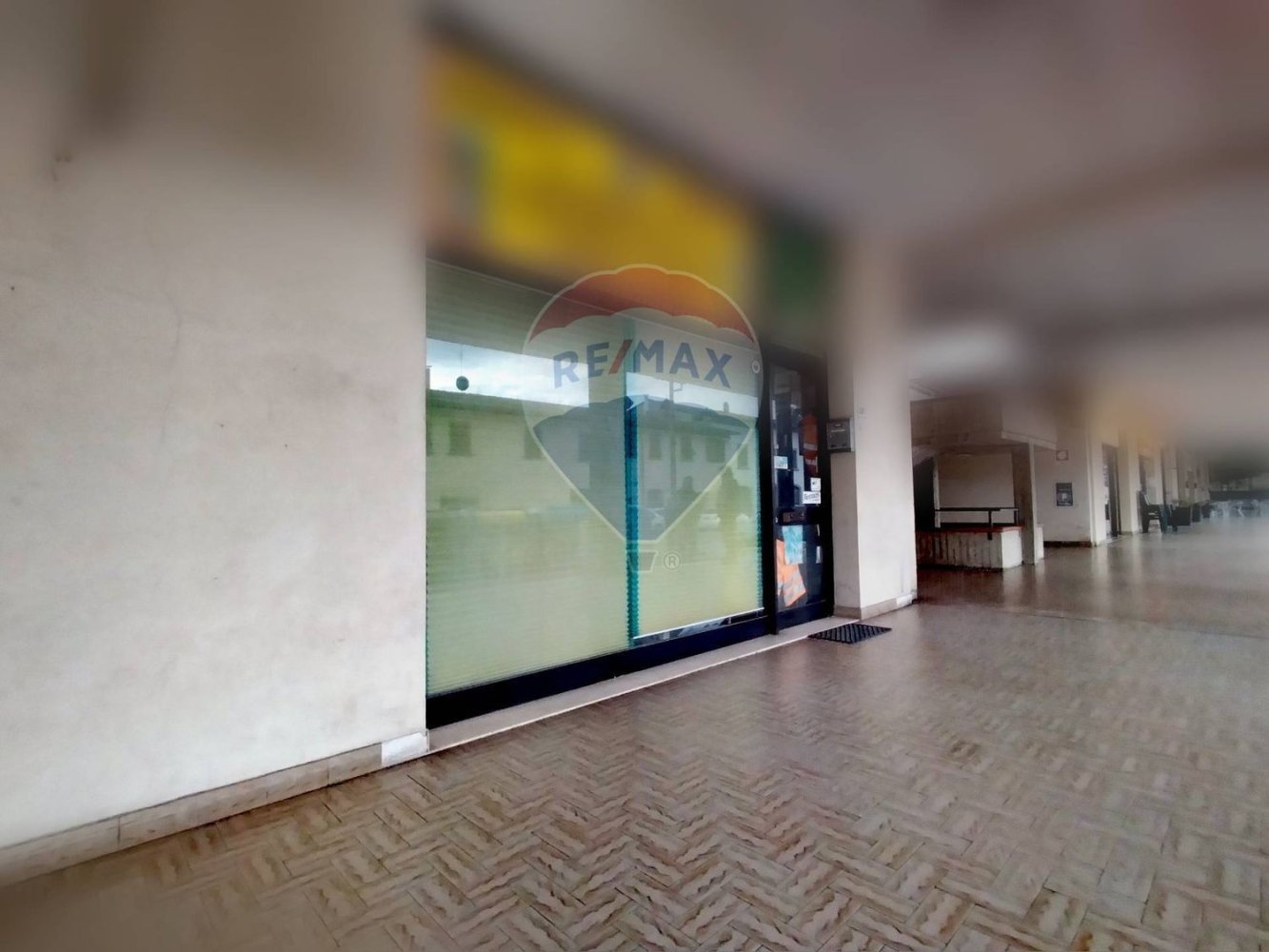 Коммерческая недвижимость 94м² в Монтеварки, Италия № 145420