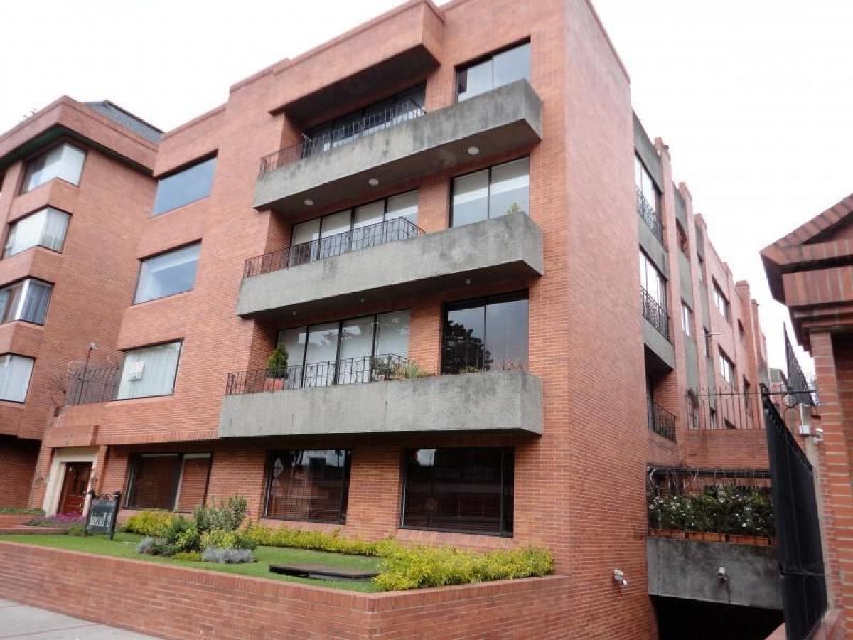 3 bedrooms House in Bogota, Colombia No. 13298