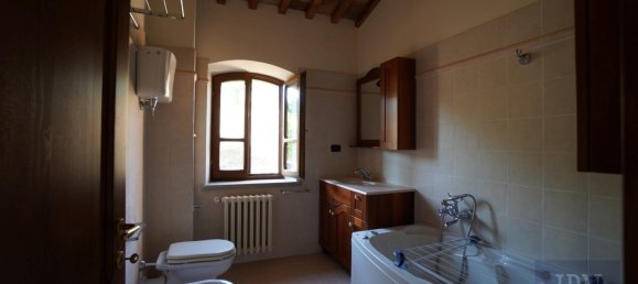  Castillos de 6 dormitorios en Cortona, Italy No. 323234 32