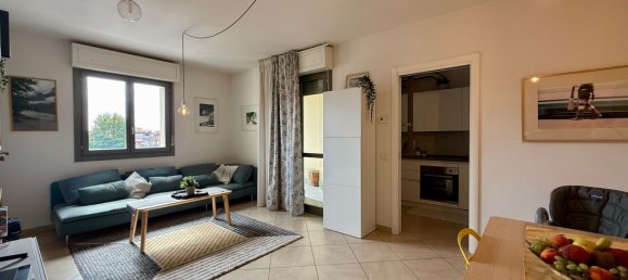 3 bedrooms Apartment in Prato, Italy No. 323169 4