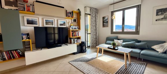 3 bedrooms Apartment in Prato, Italy No. 323169 5