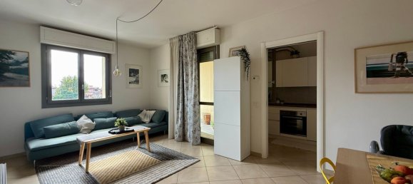 3 bedrooms Apartment in Prato, Italy No. 323169 3