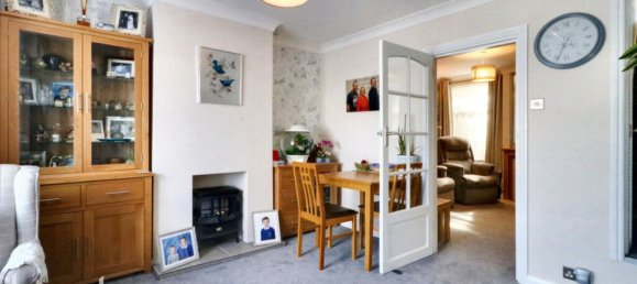 3 bedrooms House in Dartford, United Kingdom No. 4933 8