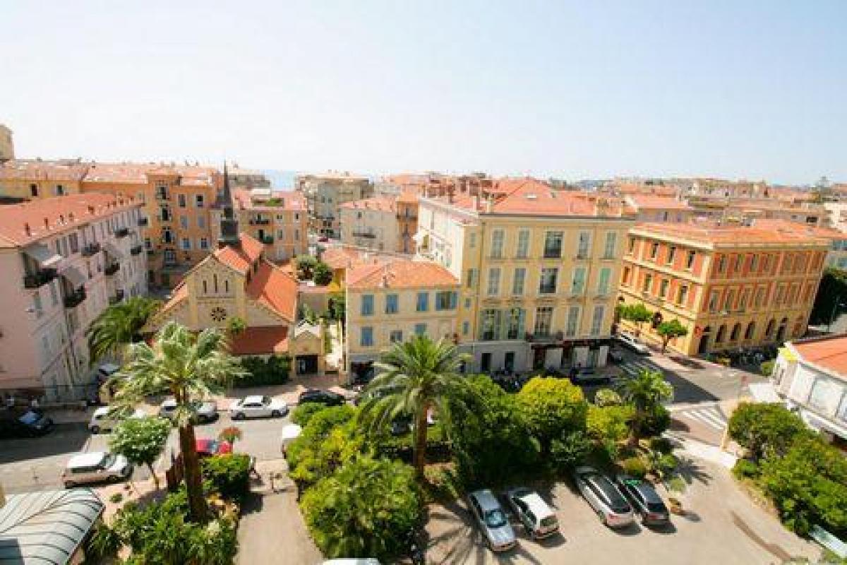 2 bedrooms Condo in Menton, France No. 3139