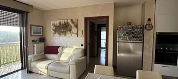 Квартира с 3 комнатами в Кардано аль Кампо, Италия № 5442 5