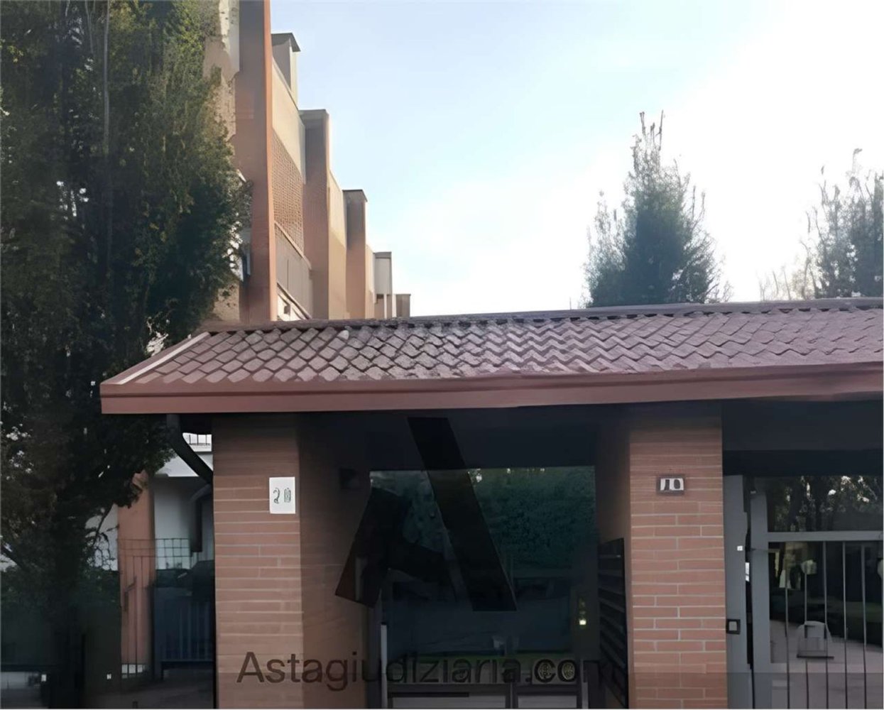 Квартира с 3 комнатами в Кардано аль Кампо, Италия № 5442