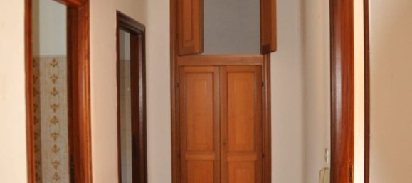 3 rooms Apartment in Nuoro, Italy No. 256438 9