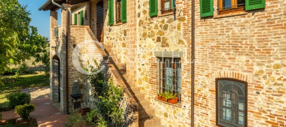 18 rooms House in Castiglione del Lago, Italy No. 3063 26
