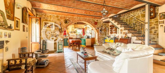 18 rooms House in Castiglione del Lago, Italy No. 3063 29