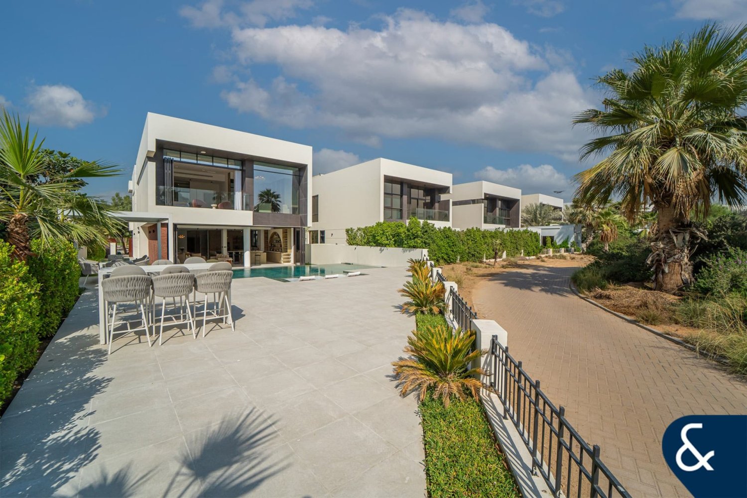 Вилла с 5 спальнями в DAMAC Hills (Akoya by DAMAC), ОАЭ № 110601