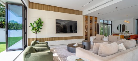 Вилла с 5 спальнями в DAMAC Hills (Akoya by DAMAC), ОАЭ № 110601 10