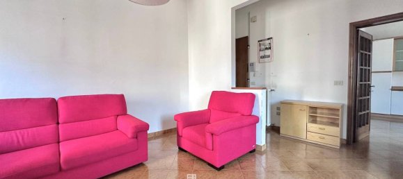 2 bedrooms Apartment in Florence, Italy No. 331207 2