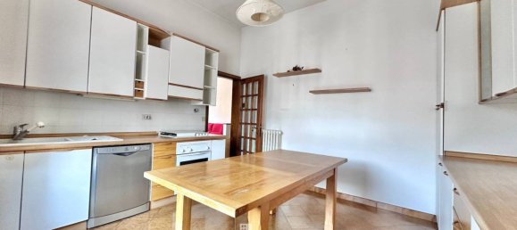 2 bedrooms Apartment in Florence, Italy No. 331207 6