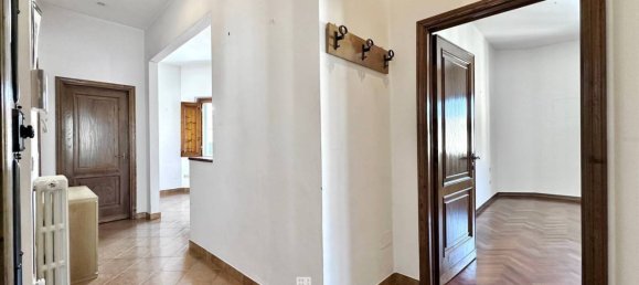 2 bedrooms Apartment in Florence, Italy No. 331207 16