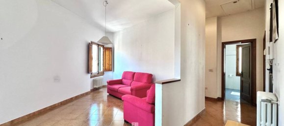 2 bedrooms Apartment in Florence, Italy No. 331207 3