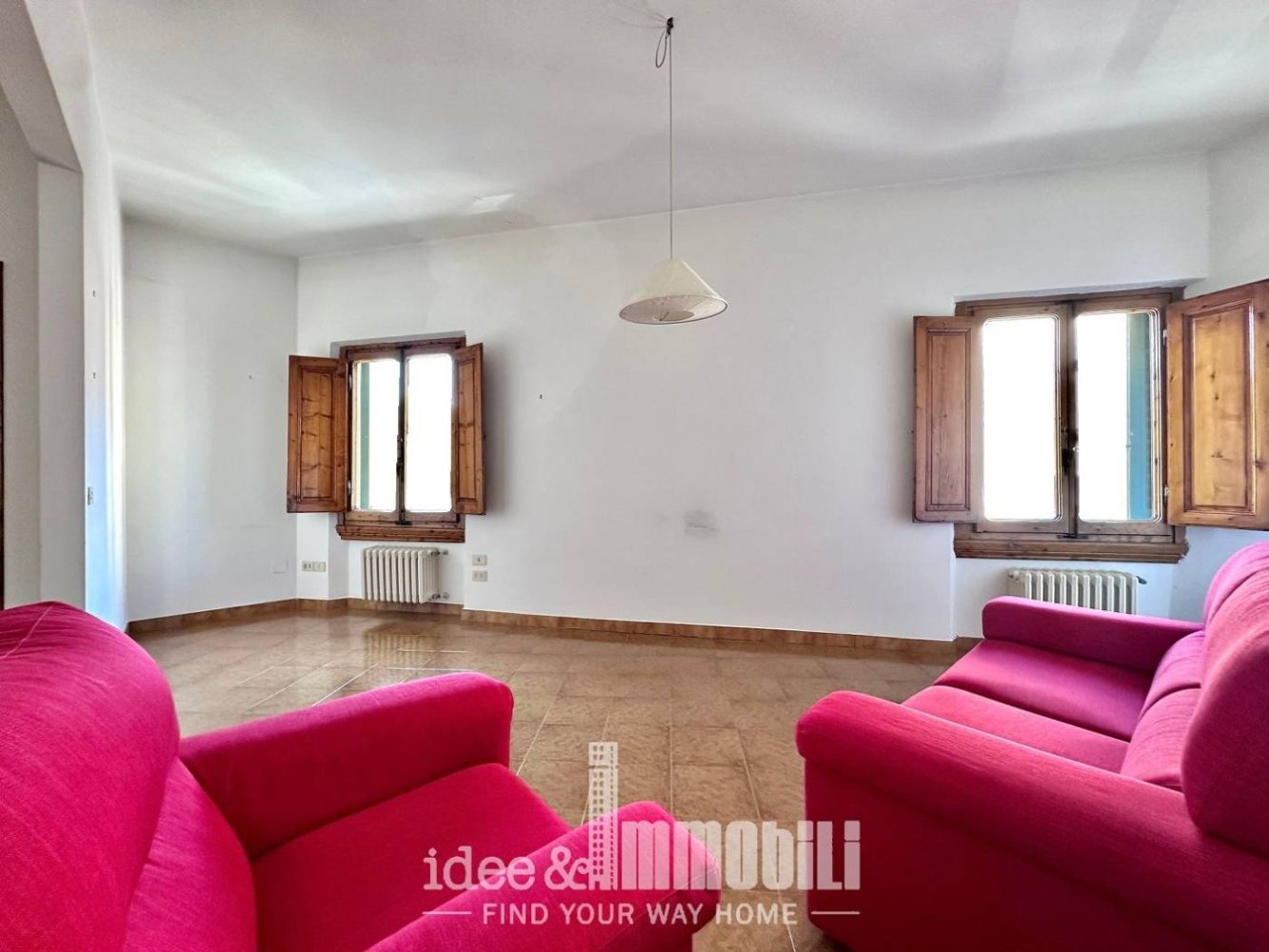 2 bedrooms Apartment in Florence, Italy No. 331207