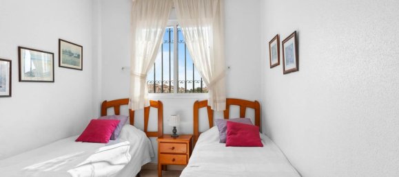 Apartamento de 3 dormitorios en Dehesa De Campoamor, Spain No. 186297 15