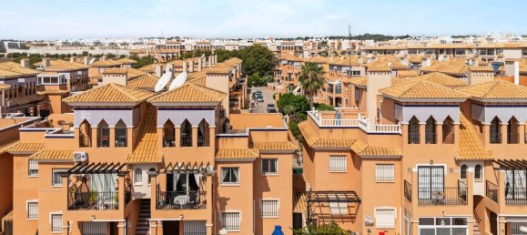 Apartamento de 3 dormitorios en Dehesa De Campoamor, Spain No. 186297 2