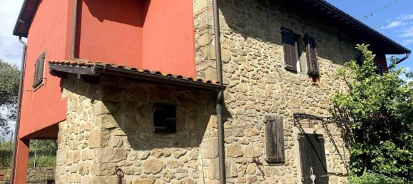 6 rooms House in Uzzano, Italy No. 160566 2