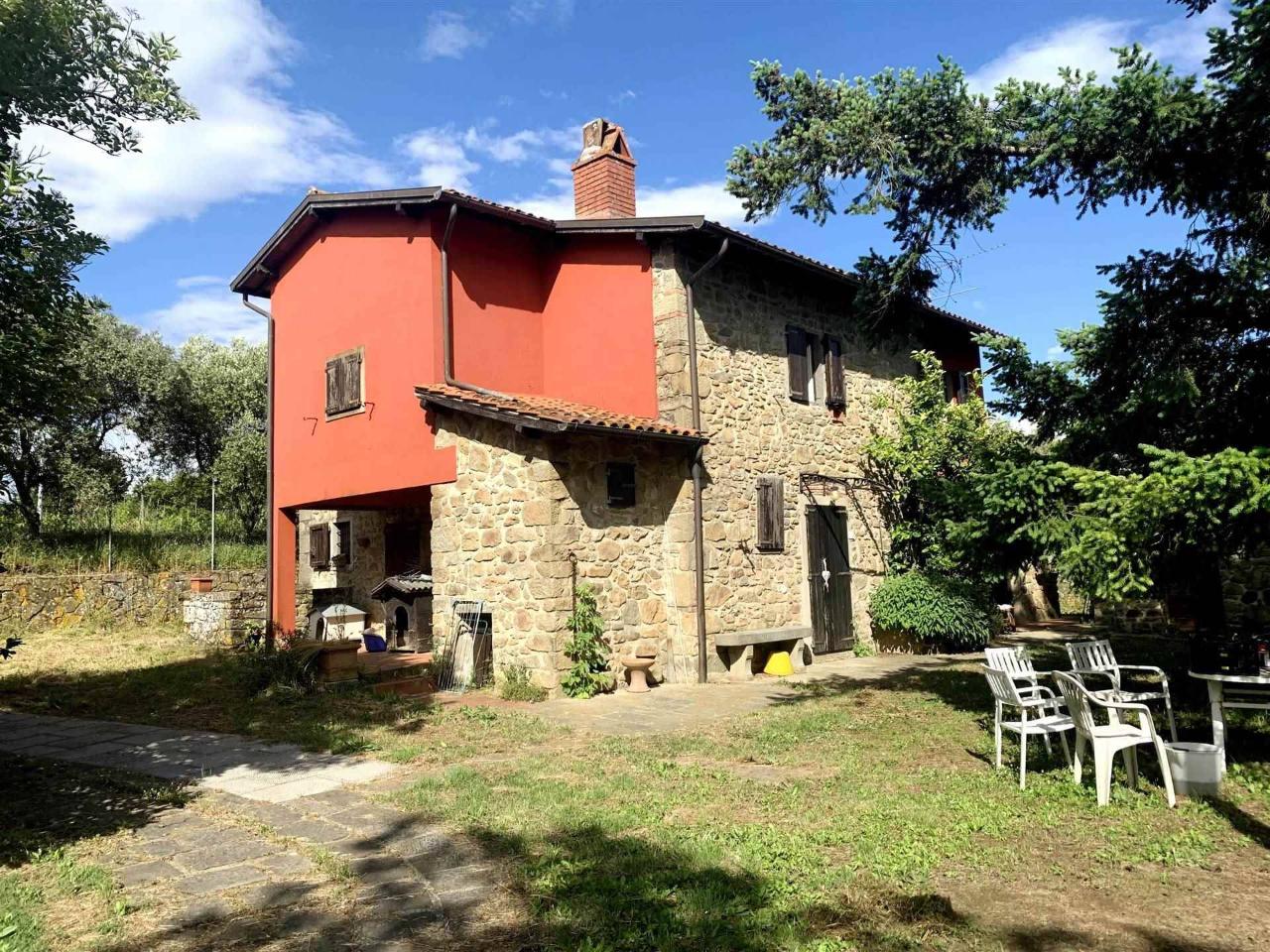 6 rooms House in Uzzano, Italy No. 160566